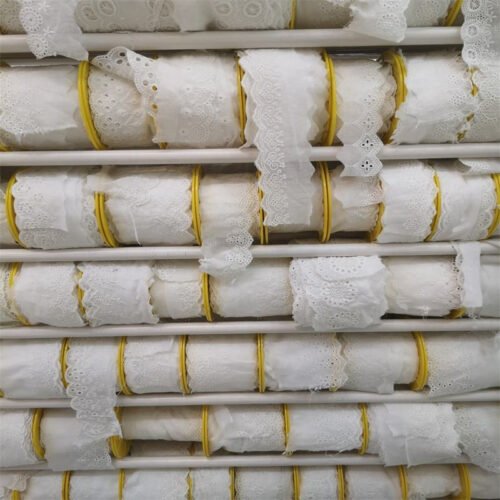 Wholesale White Cotton Embroidery Lace Fabric Water Soluble 3d Flower Embroidered Lace