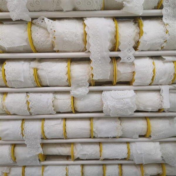 Main-37 Wholesale White Cotton Embroidery Lace Fabric Water Soluble 3d Flower Embroidered Lace