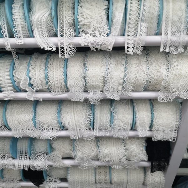 Main-38 Wholesale White Cotton Embroidery Lace Fabric Water Soluble 3d Flower Embroidered Lace